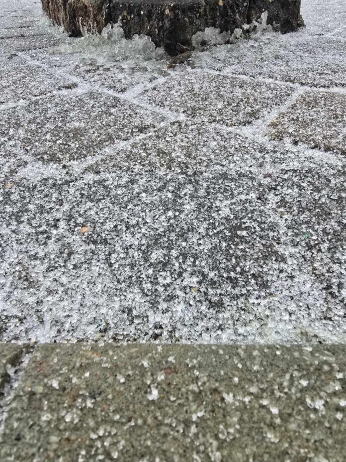 Freezing Rain in Grande Prairie (Stephonya, 2Day FM staff)